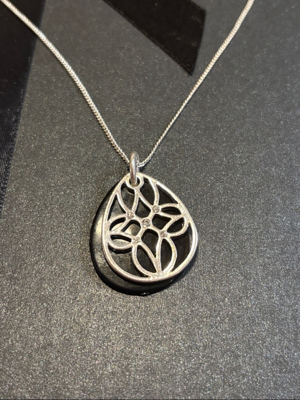 SOA Silver Teardrop Filigree Pendant Necklace - EUC Women's Silver Jewelry